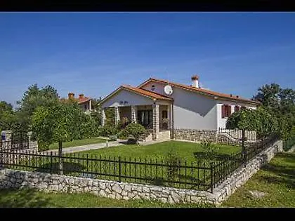 Vila Villa With Pool *